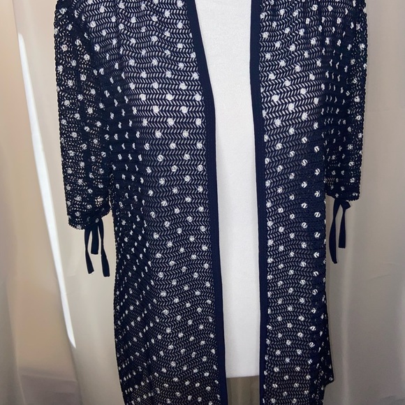 jm flourette Jackets & Blazers - JM Flourette Women’s size large Blue w/White Polka Dots cardigan (C)